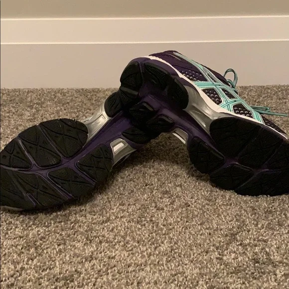 ASICS Running Shoes - Picture 3 of 6